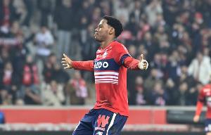 跟队记者：预计戴维明天上午抵达都灵，完成加盟尤文程序