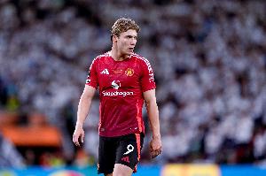 DB电竞APP-米体：霍伊伦留在曼联想法动摇，其父亲向米兰表示会认真考虑加盟